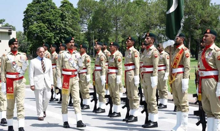 guard of honour to pm shehbaz sharif