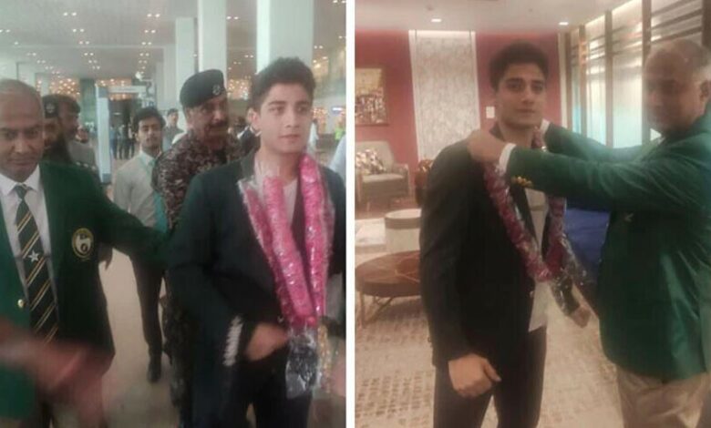 junior squash champion hamza khan