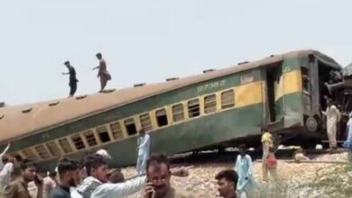 karachi train accident