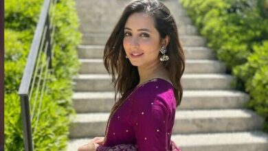 actress komal aziz