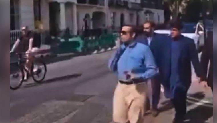 salman shahbaz flying kiss