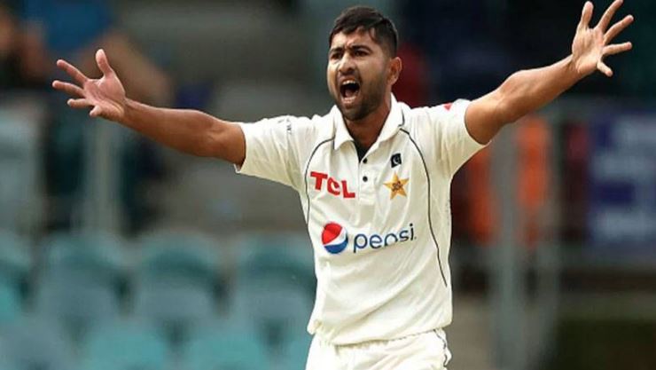 khuram shahzad fast bowler