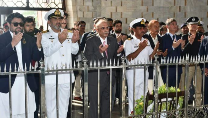 asif zardari reached in qaid mizaar