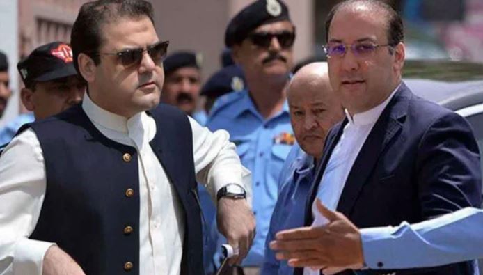 hassan and hussain nawaz reached in lahore