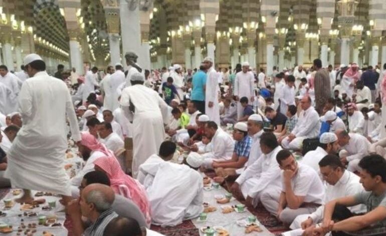 iftar in saudi mosque