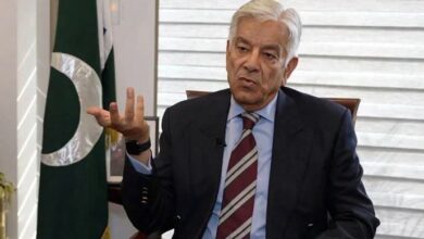 khawaja asif vs establishment