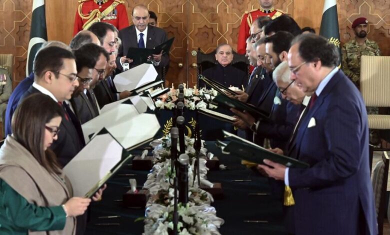 shahbaz sharif and his cabinent