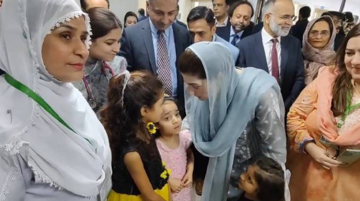 maryam nawaz reached in children hospital