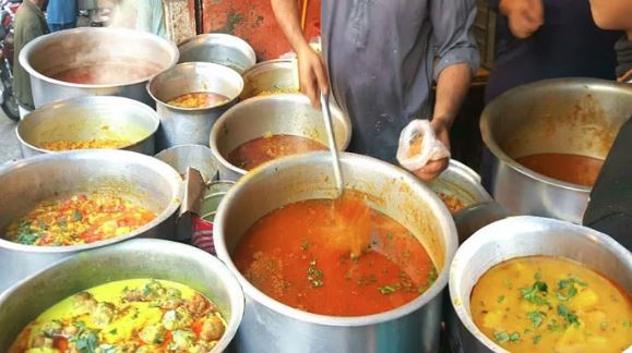 Hotels serving food and beverages