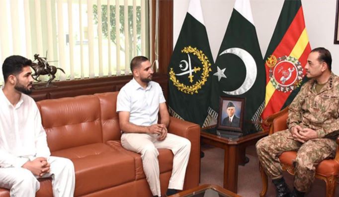 army chief meets amir khan and shazeb rind