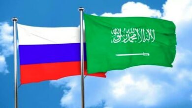 flags of saudi arab and russia