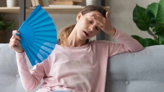 pepole become cool of her body without ac