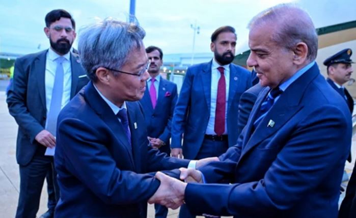 pm shebaz sharief reached china