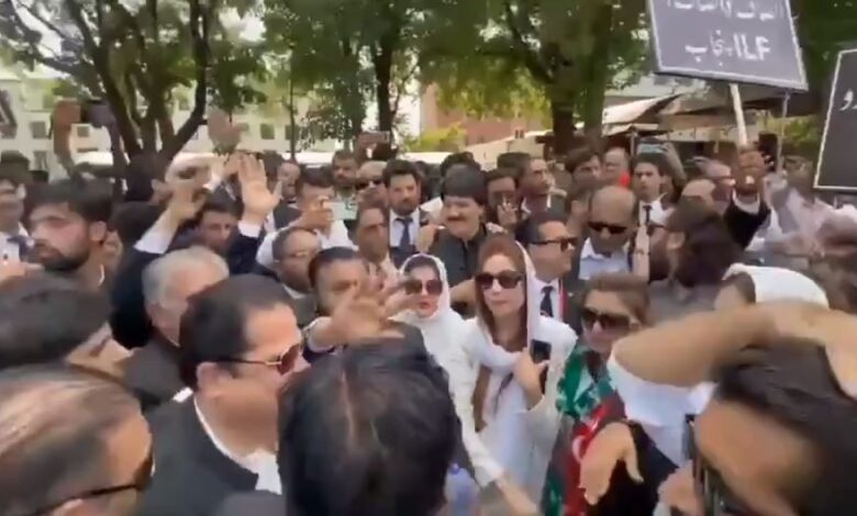 Pakistan Tehreek-e-Insaf Parliamentarians and Justice Lawyers Wing Shahrah Dastur in front of the Supreme Court