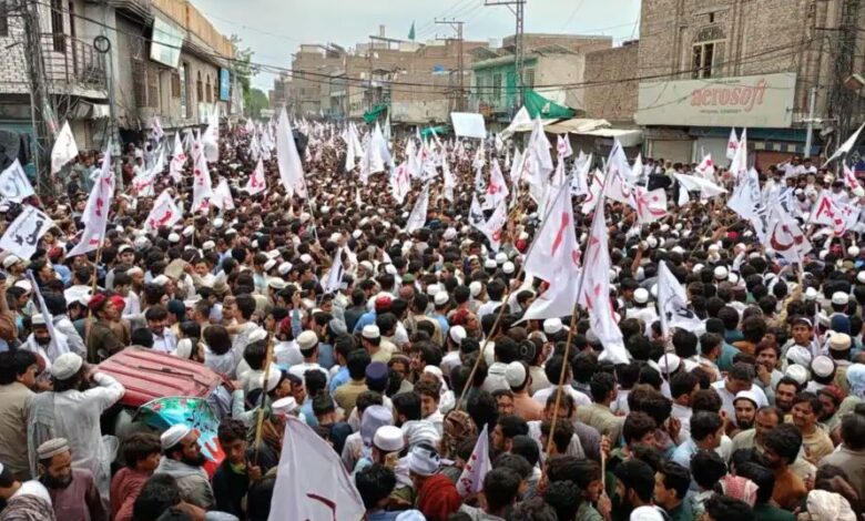 firing in bannu rally