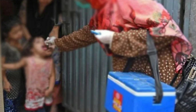 POLIO WORKER