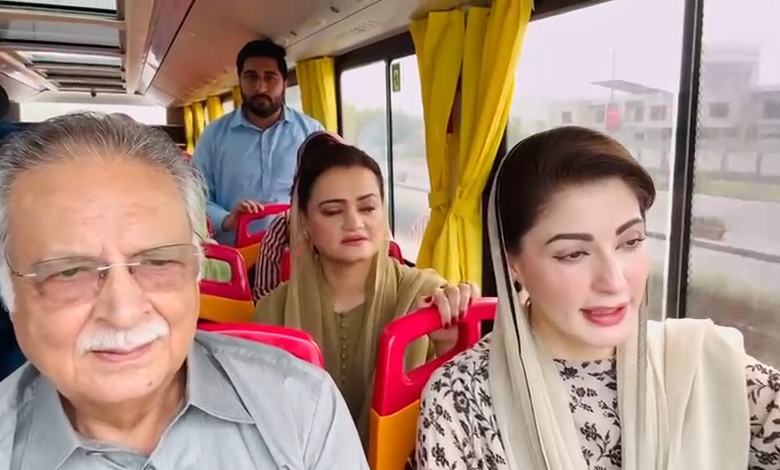 cm maryam nawaz in bus