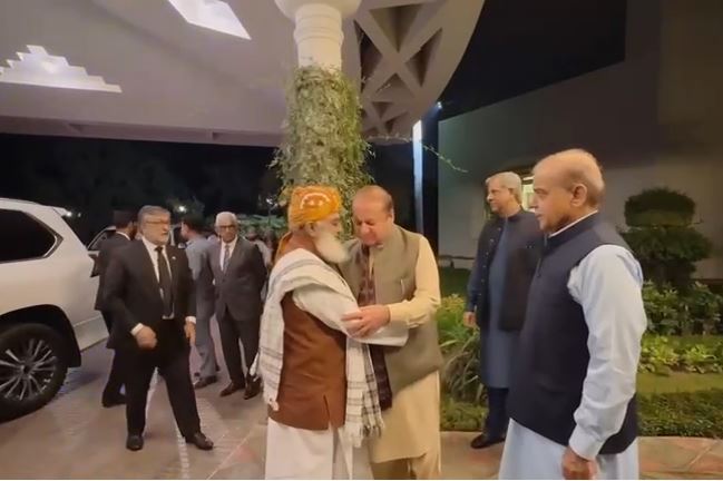 fazal ur rehman reached in jati umrah