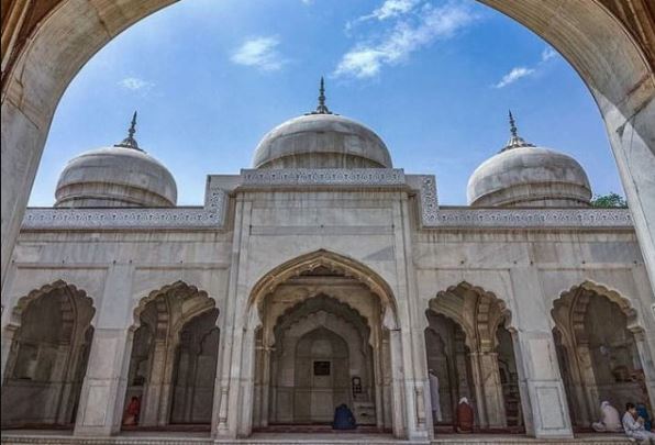 moti masjid