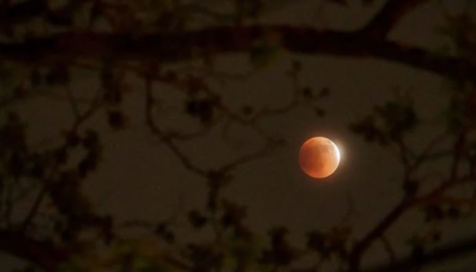 blood moon in pakistan