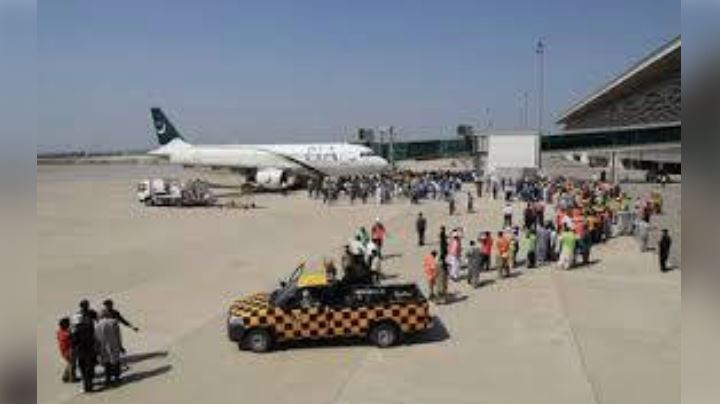 umrah zareen protest