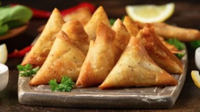 Pakoras or samosas