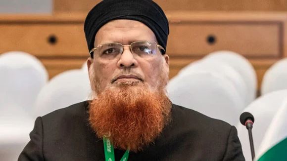 Distinguished religious scholar Mufti Taqi Usmani