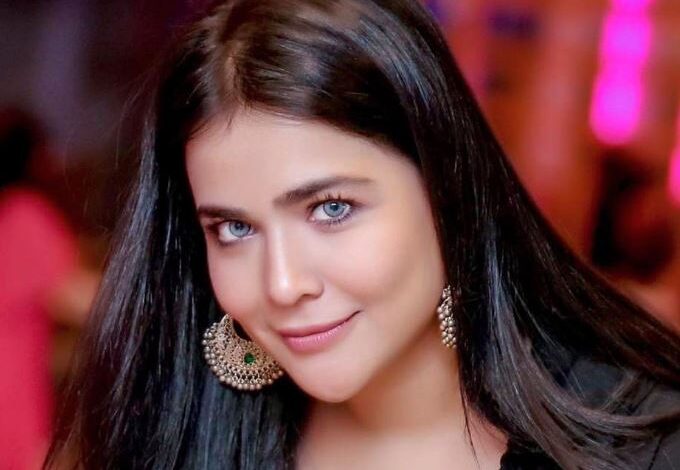 actress humaima malik