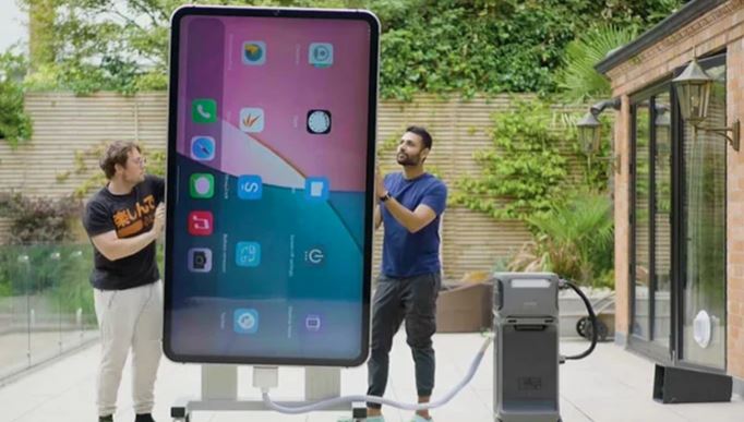 bigest smart mobile in the world