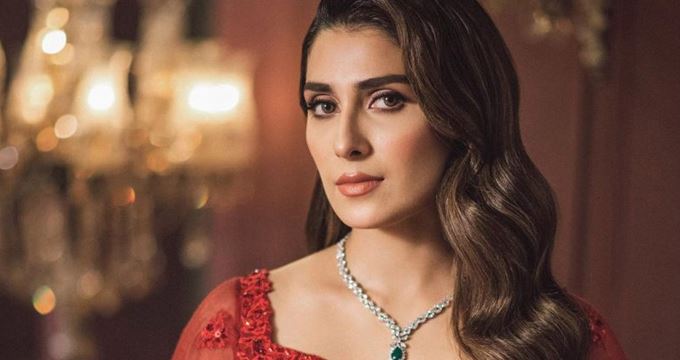 actress ayeza khan