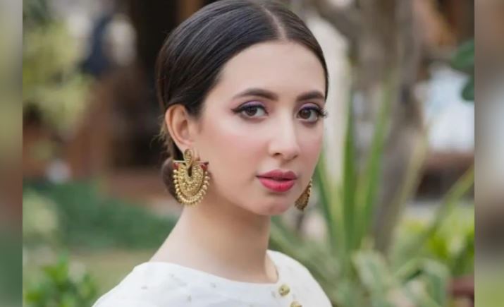actress komal aziz