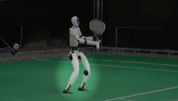 robot paly tennis