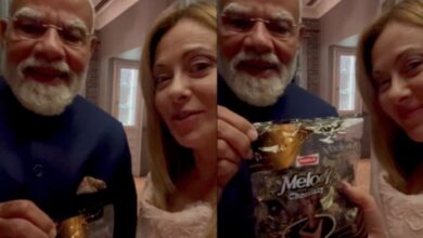 Modi gifts coffee to Italian Prime Minister