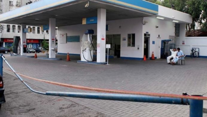 cng stations open