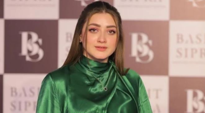 momna iqbal
