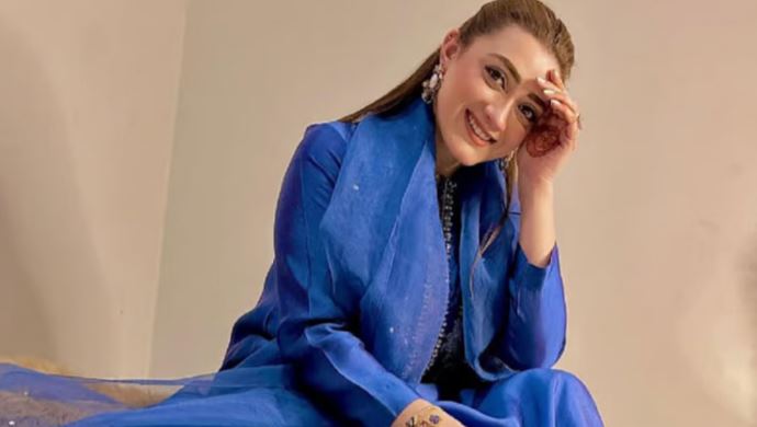 momna iqbal