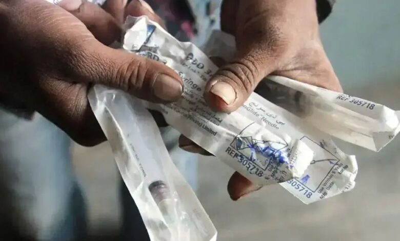 hiv and 10 cc syringes