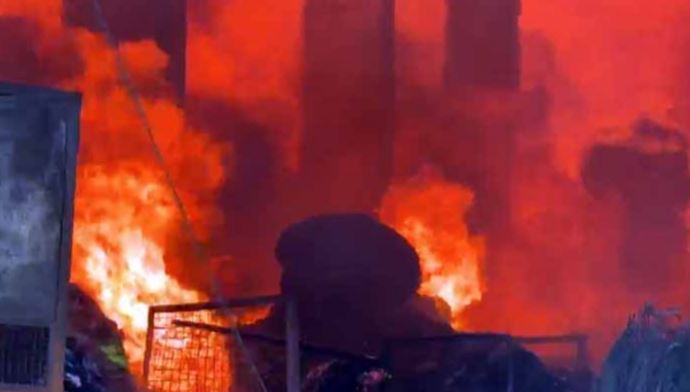 fire in karachi